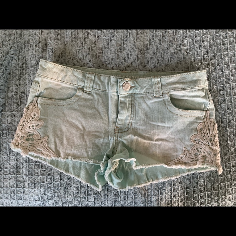 Mossing Shorts Size 7 Blue with White Lace Sides